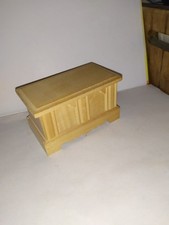 Nostalgie-Truhe-Bodo Hennig-Kaufladen-Puppenhaus-Puppenstube-Schloss fehlt