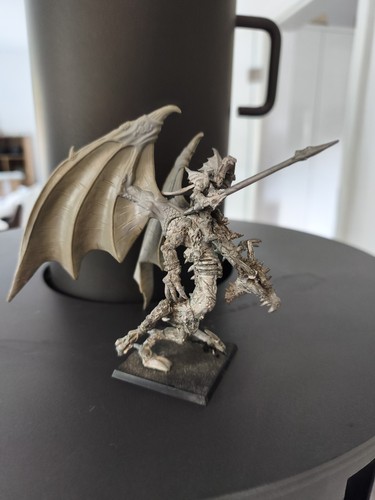 Vampirlord auf zombiedrache - auf,