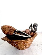 Nuss-Schale, hangeschnitzt mit 800-er Silberfigur