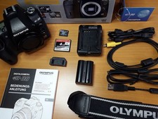 Olympus E-30 DSLR-Kamera 12,3MP mit allen Zusatzteilen OVP