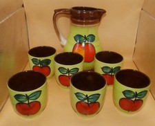 Keramik Krug mit 6 Bechern Staffel Stoneware Motiv Apfel Vintage gebraucht