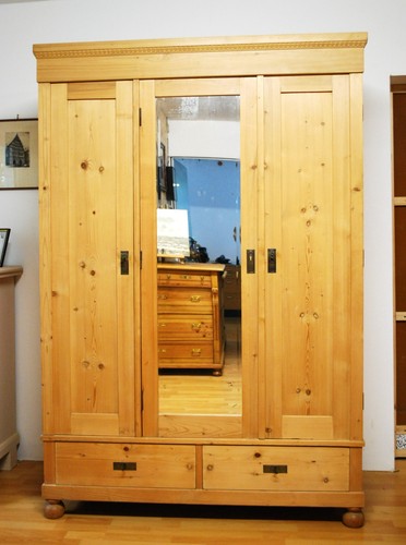 Antiker kleiderschrank - antiker,