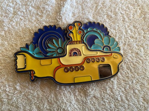 Zwei seltene buckles
