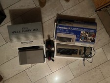 Commodore Laufwerk Tastatur und zwei Joysticks