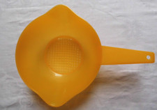 Tupperware Vintage Sieb Goldregen mit Griff  gelb selten Rarität