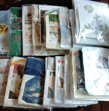 Stickpackungen   Mitteldecken Läufer ,Kissen, ovale Tischdecke 20 Stück