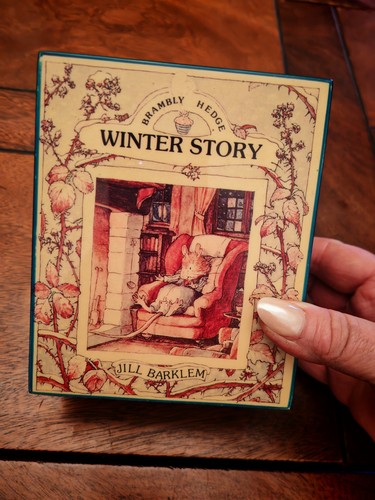 Brambly hedge winter story - hedge,