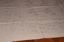 Altes Damast Mitteldecken