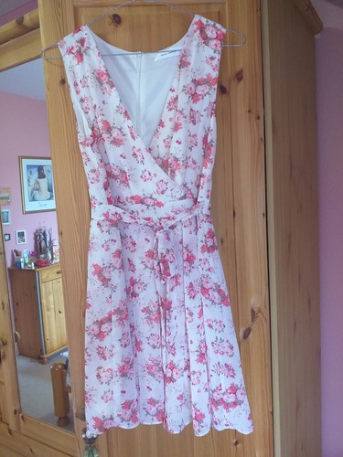 Kleid blumig - s,,