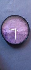 Uhr - Wanduhr - Quartz Schwarz Lila - Holzdesign - ca. 26cm