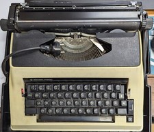 Silver-Reed Electric 2200 CR Elektrische Schreibmaschine Defekt