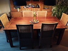 Massivholztisch Akazie mit Stühlen 