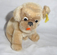 Steiff Tier - Mops mit Knopf und kaputter Fahne ca. 12 cm hoch