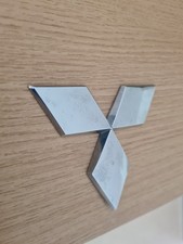 Mitsubishi Stern Emblem Ersatzteil 7415A389