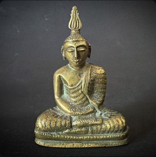 Bronze buddha sri - buddha, lanka