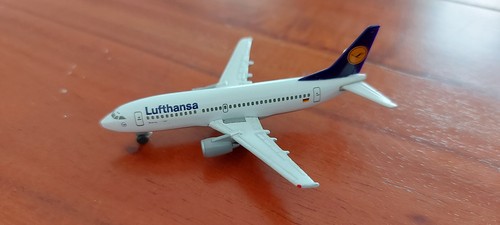 Flugzeugmodell boeing 737 300 - flugzeugmodell,