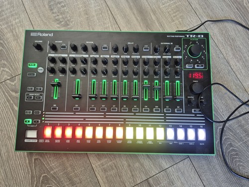 Roland rhythm performer - tr-8,