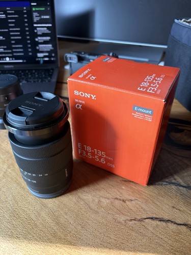 Sony 135mm 5 - f/3.5-5.6, oss