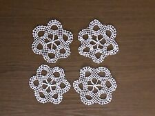 1 Konvulut - 4 runde 13 cm Dm. Deckchen-Handarbeit Kloeppelware-DDR Ware