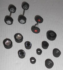 Reifen und Räder teilw. auf Felgen + mit Achsen für Modellautos, unbenutzt! 