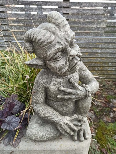 Troll gargoyle mit hörner - gargoyle,