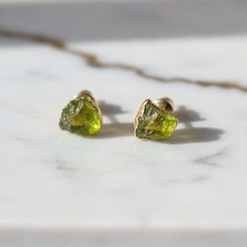 Peridot Ohrringe – Rohstein