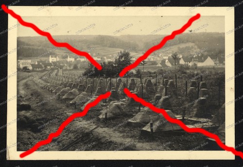 Foto-Höckerlinien-Panzersperr