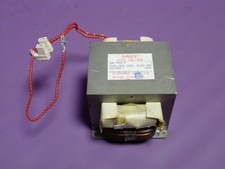 Hochspannungstransformator