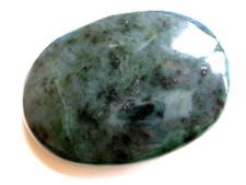 Seifenstein Nephrit 2 x 5 x 7