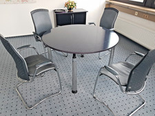 Hochwertiger runder Tisch mit