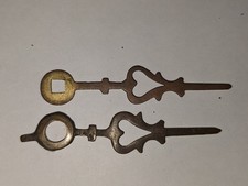 alte Messingzeiger f. Schwarzwalduhr 5,2+5,5cm, Mitte Loch gemessen