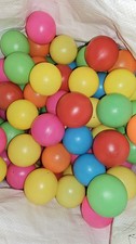 100 bunte Kugeln Durchmesser 5/6 cm für aufblasbares Spielzeug 