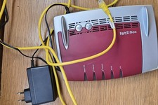 FRITZ!Box 7490 WLAN-Router mit Modem, Rot/Weiß, Inkl. Kabel