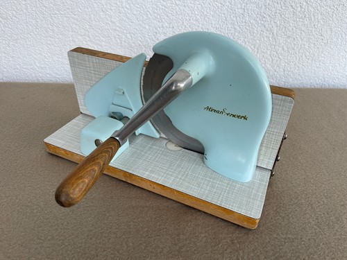 Brotschneidemaschine