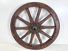 Altes antikes Wagenrad Holzrad