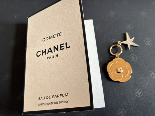 Chanel anhänger camelia u - chanel,