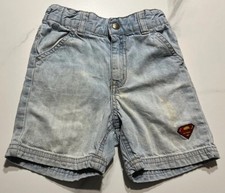 Hellblaue "Superman" Jeans