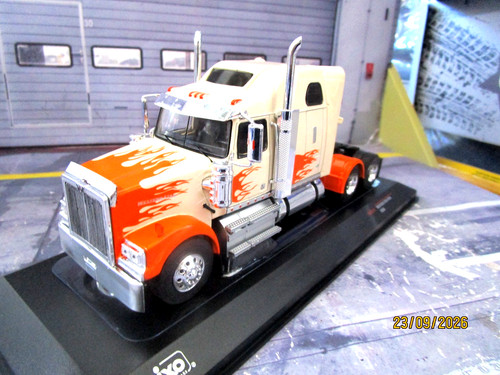 Western star 4900 - 4900, creme