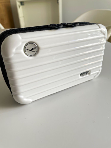 Rimowa lufthansa amenity kit - x,