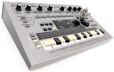Roland MC-303 Synthesizer 303 808 909 Jupiter + Top Zustand + 1.5J Garantie