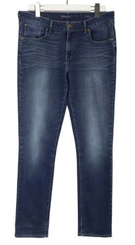 Levi demi curve - demi,