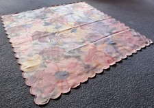 Sehr Hübsche Tischdecke Tischtuch Mit Floralem Muster Polyester 74 x 74 cm 30°