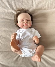 Realistic Newborn / Reborn