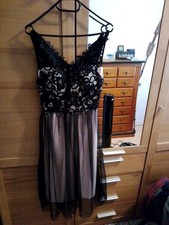 Ein Sehr Schönes Mädchen