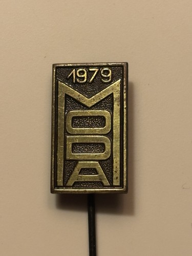 Moda 1979 anstecknadel - 📌,