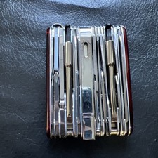 Victorinox Swiss Champ
