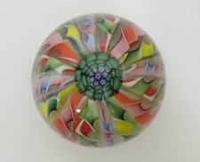 Lundberg Studios signierter bonbonfarbener Briefbeschwerer 16 Stabkrone - <3 1/8"