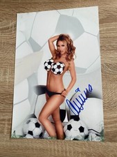 Original handsigniertes Foto 20 x 30 von Ucatis Annina