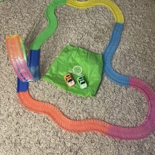 Rennbahn zum Zusammenstecken  Autorennbahn, Autos leuchten 