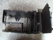 Mittelarmlehne VW Caddy Kombi Life TDI Modell 2008 Int: EM grau TN: 1T0857669